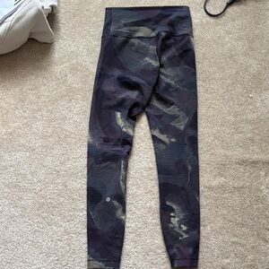 lululemon wunder train size 4 25in euc